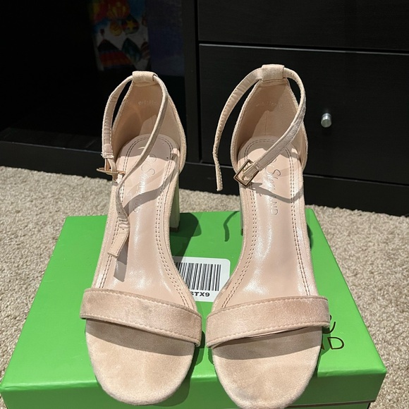 Shoelace nude heeled sandals - Picture 2 of 5
